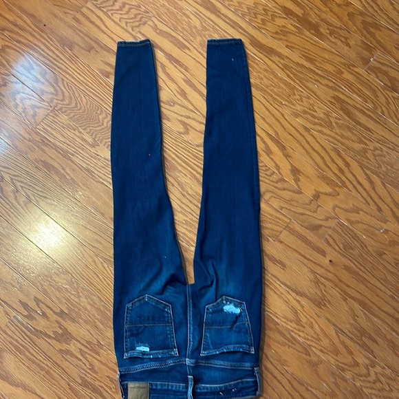 American eagle superstretch regular jeans size 2 with rips. - Picture 3 of 3